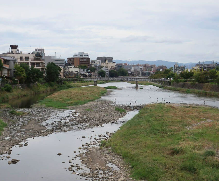 京都のシンボル的存在、鴨川。