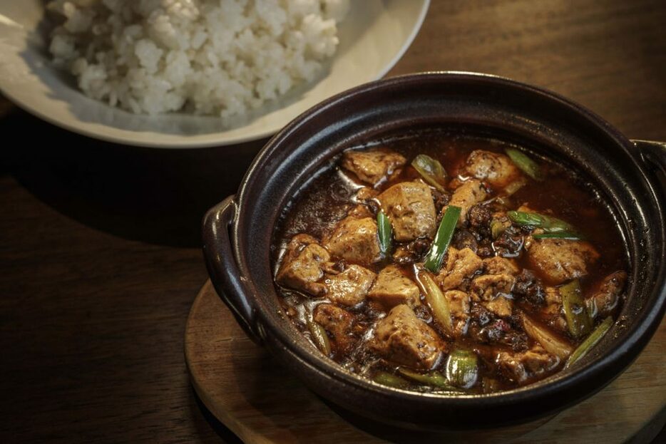 ご飯はもち麦入りの新潟産こしひかり。やはりご飯との相性は抜群だ