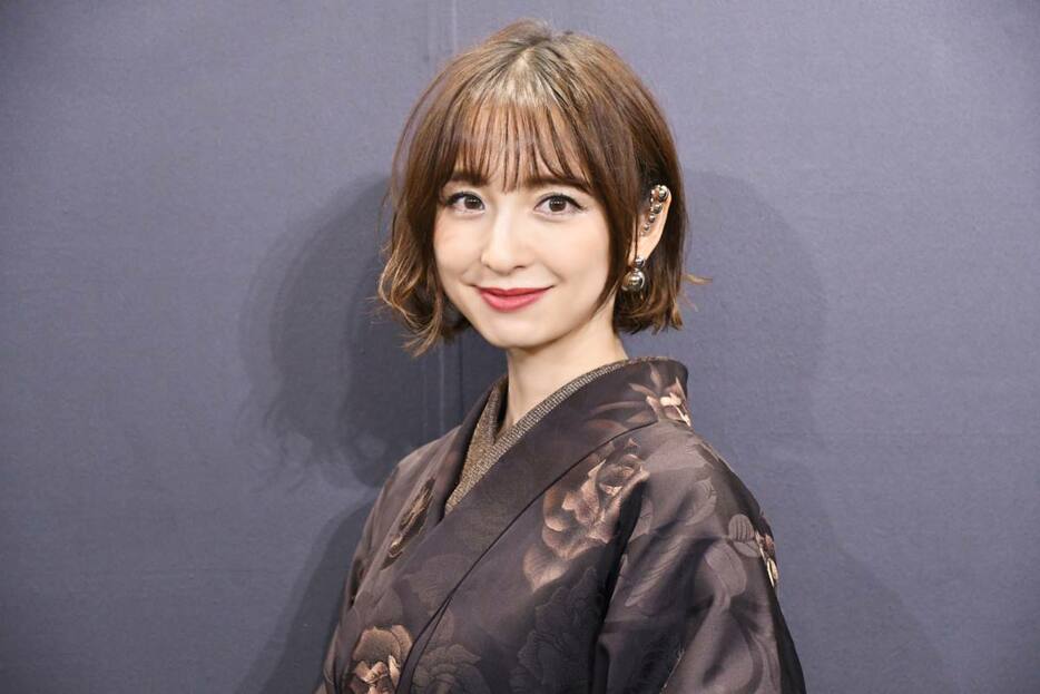 篠田麻里子