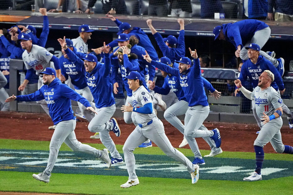 ワールドシリーズを制した大谷翔平らドジャースナイン（ロイター）