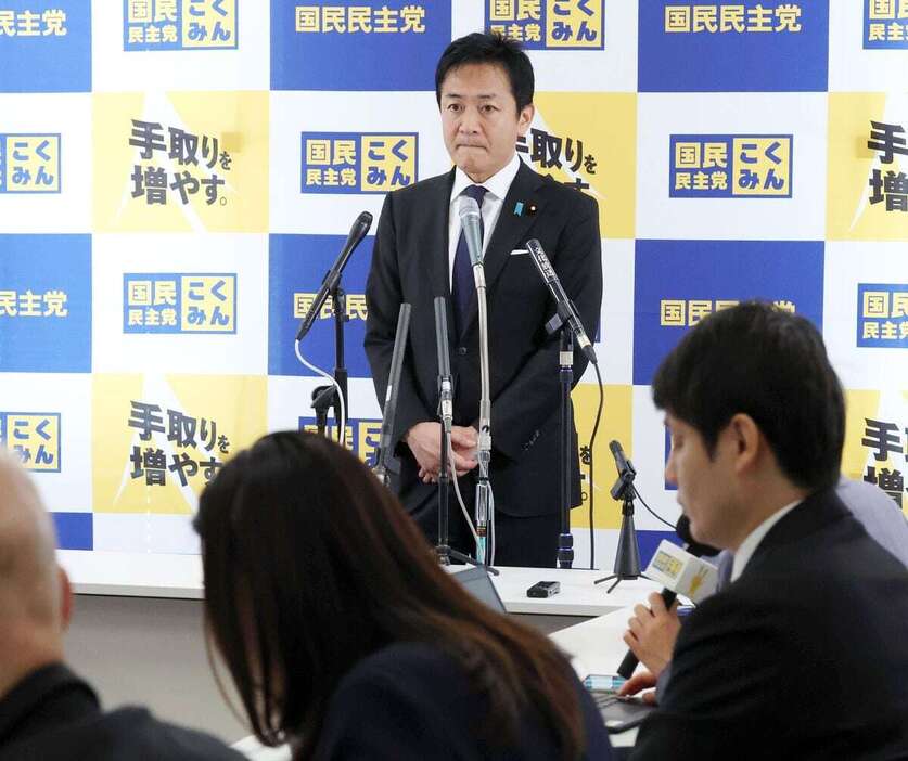 記者会見を行う国民民主党の玉木雄一郎代表＝26日午前、国会内（春名中撮影）