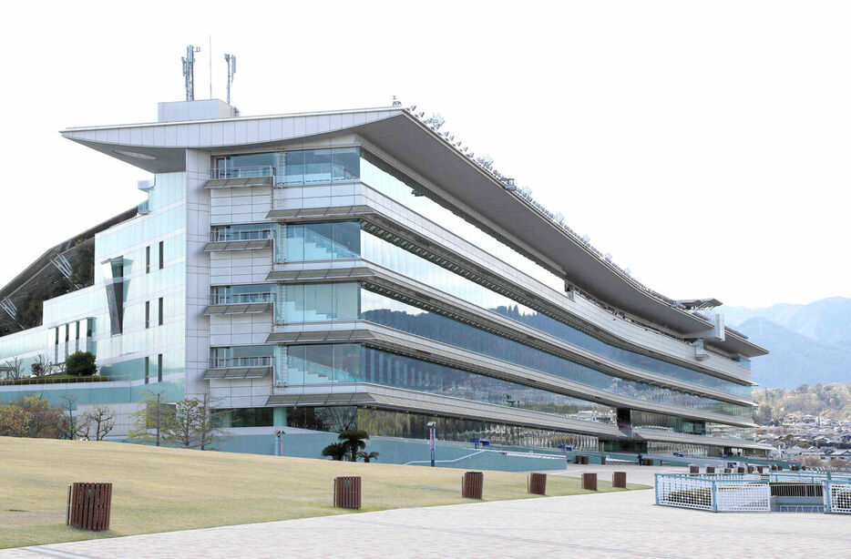 リニューアル前の阪神競馬場