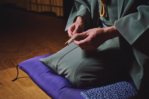 「毎日師匠の家の空気を吸うだけで、“ただの人”から芸人に近づいていく」