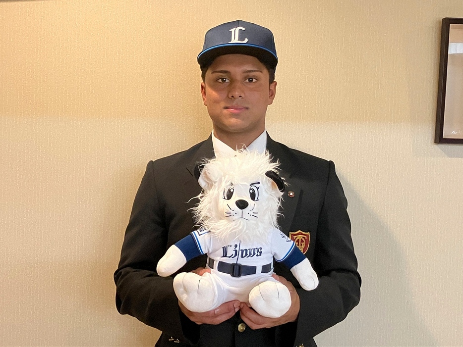 西武との入団交渉を行ったラマル・ギービン・ラタナヤケ（C）SEIBU Lions