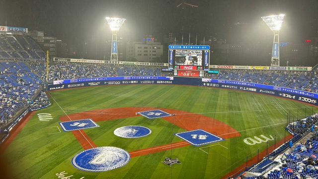 雨の横浜スタジアム