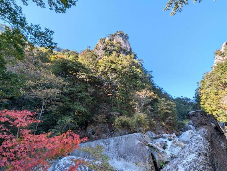 御嶽昇仙峡（覚円峰をはじめとする奇岩・奇石と清流）