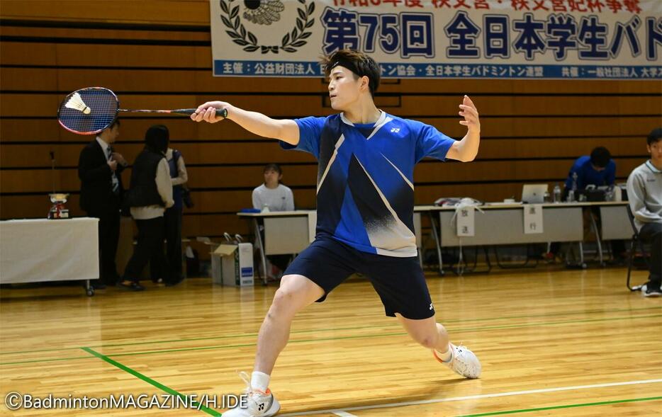 惜しくも準優勝に終わった明治大。シングルスの藤原睦月などの勝利で、日本大をあと一歩のところまで追い詰めた