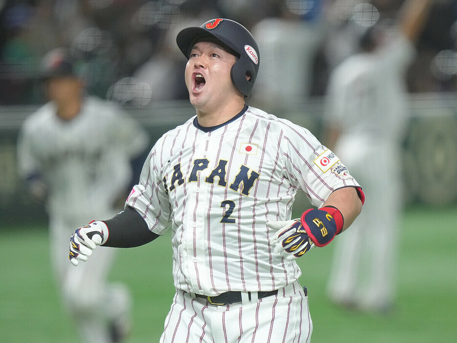 ベネズエラ戦の６回に勝ち越しの満塁本塁打を放った牧秀悟　photo by Sankei Visual