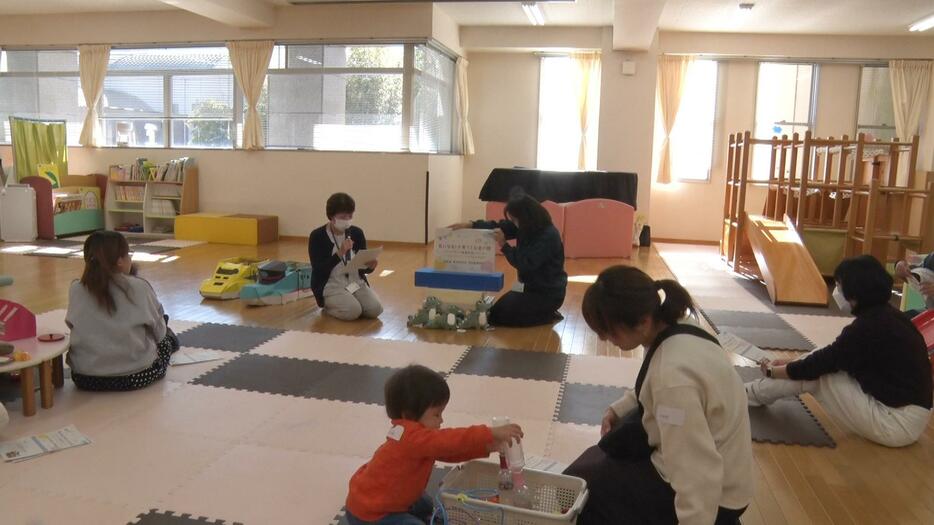 子育てママに資産運用などの紹介講座＝津市（三重テレビ放送）