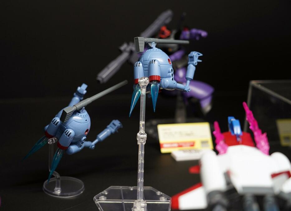 「機動戦士ガンダム」のボールのフィギュア「ROBOT魂 ＜SIDE MS＞ RB-79 ボール ver. A.N.I.M.E.（2機編隊セット） ～ソロモン攻略戦カラー～」