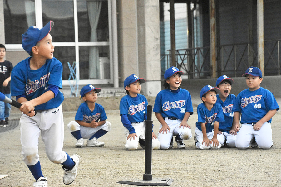 簡単なルールと点の取り合いで笑顔が生まれる【写真：川浪康太郎】