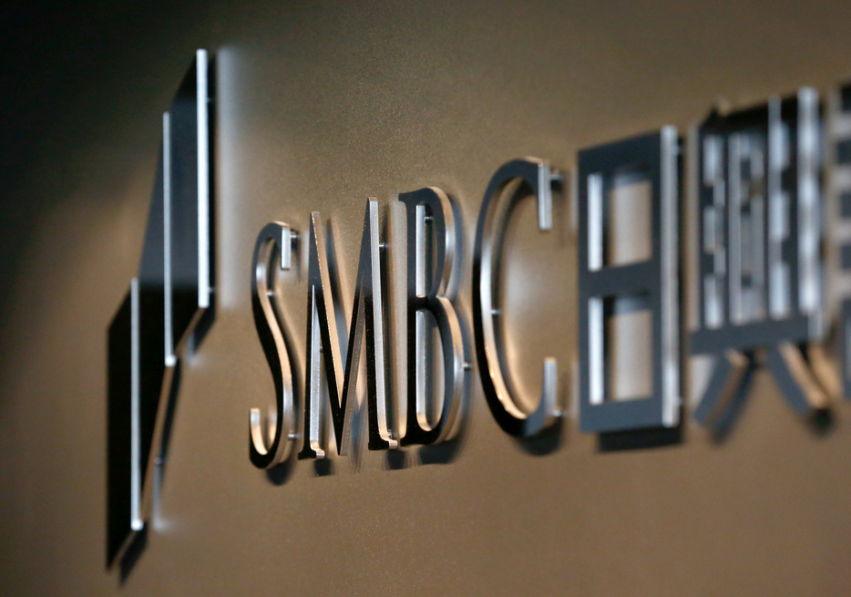 　１１月７日、ＳＭＢＣ日興証券の集計によると、ＴＯＰＩＸを構成する３月決算企業の２０２５年３月期の通期純利益予想は４９兆２０８０億円で過去最高を更新するペースとなっている。都内のSMBC日興証券本社で２０１７年１２月撮影（２０２４年　ロイター/Kim Kyung-Hoon）