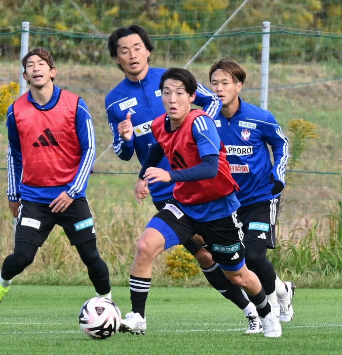 切れのある動きを見せる奥村