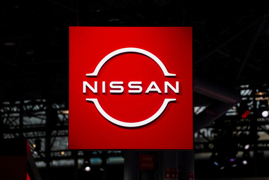 　１１月７日、日産自動車は３０００億円の黒字を予想していた２０２５年３月期の連結純損益を未定に変更した。写真は同社のロゴ。３月、ニューヨークで撮影（２０２４年　ロイター/David Dee Delgado）