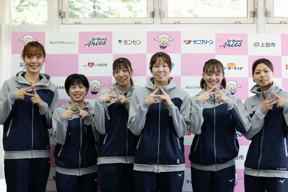 左から王美懿、田川紘美、山村涼香、舛田紗淑、小山晴那の各選手