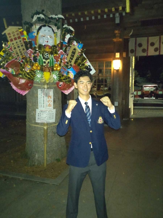 大國魂神社で仮契約を終えた明大・浅利