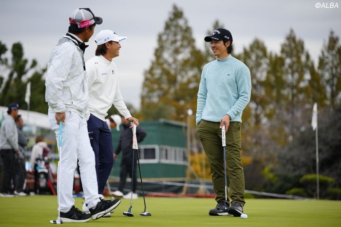 石川遼が新パターをテスト中