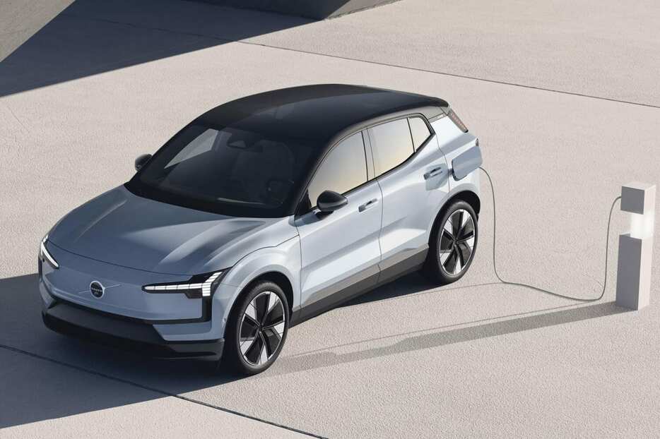 ボルボ最小のコンパクトSUV「EX30」が「2024～2025日本自動車殿堂 インポートカーオブザイヤー」を受賞。デザインや性能などすべてが総合的に判断された結果、優れた1台と認められた。