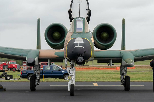 特別塗装が施されたデモチームのA-10C（画像：アメリカ空軍）。