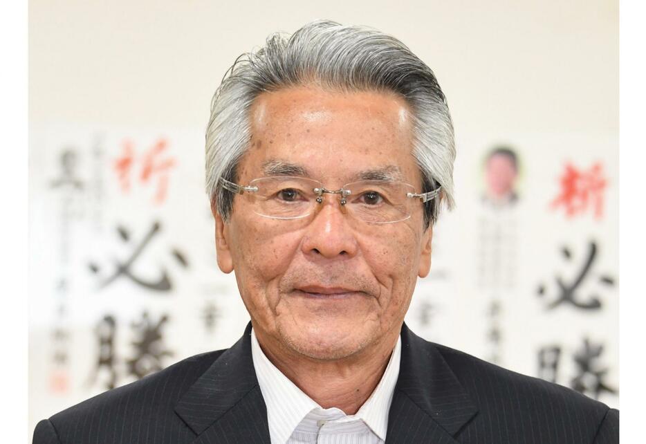 座喜味一幸氏