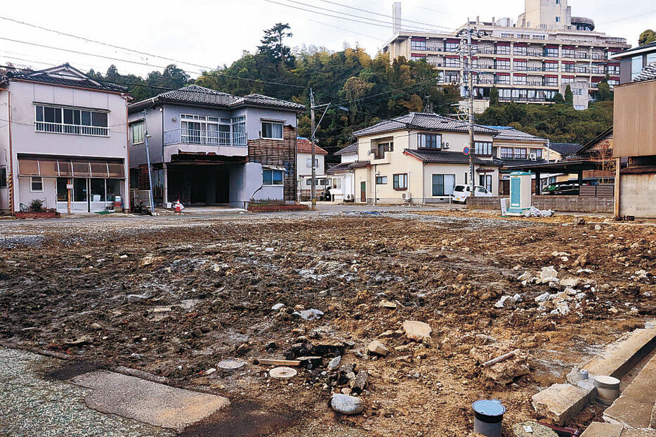 更地になったおくだやの敷地＝七尾市和倉温泉