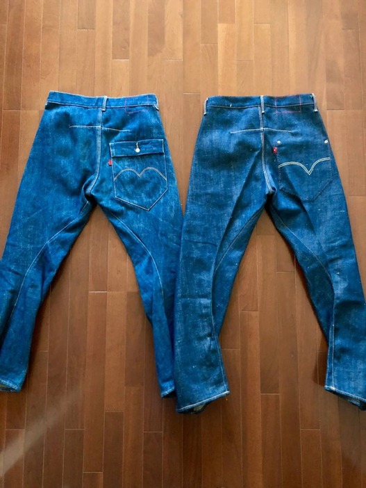 左：1ST STANDARD／右：1ST SIGNATURE JEAN（1999年）