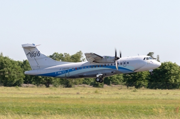 ATR42-600のSTOLS性能向上改造型初飛行の様子（画像：ATR社）。