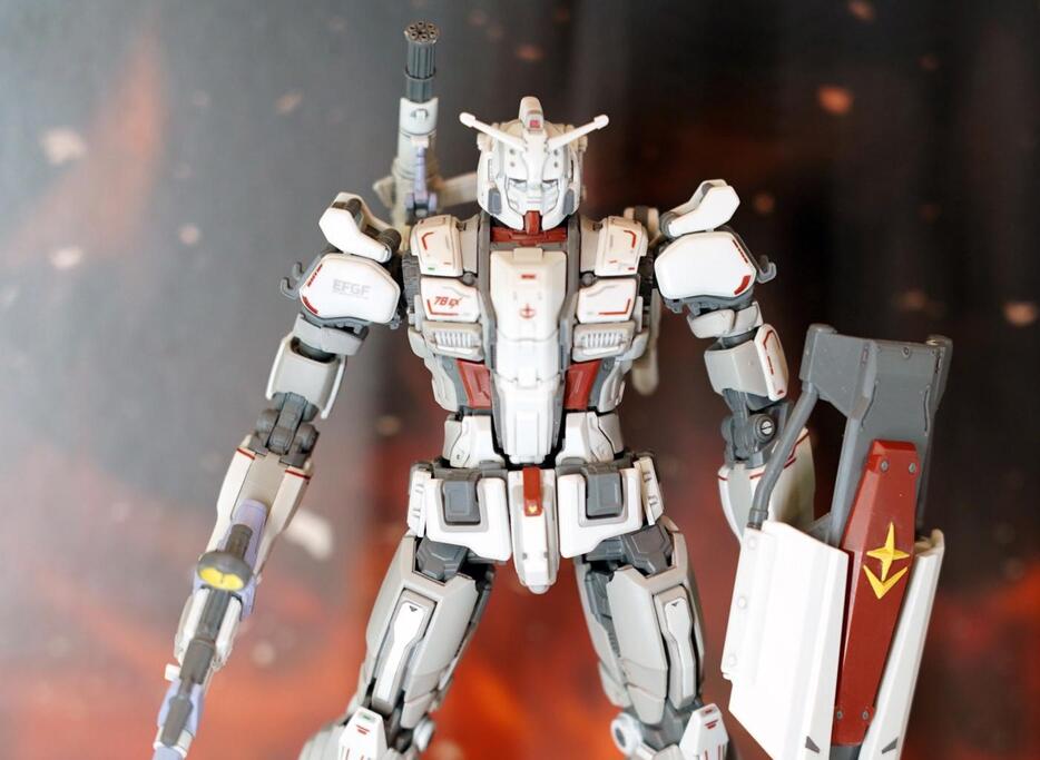 「機動戦士ガンダム 復讐のレクイエム」のガンダムEXのガンプラ「HG 1／144 ガンダムEX（復讐のレクイエム）」