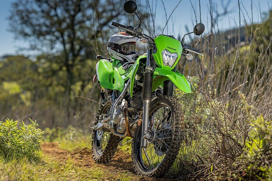 2024年11月27日に発売されるカワサキの新しいオフロードバイク「KLX230」シリーズ