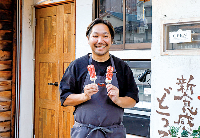 「イチゴクリームあん団子もおすすめ！」と、オーナーの毛利寿喜さん