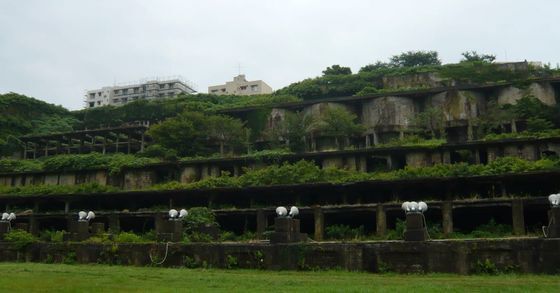 朝鮮人１２００人余りが強制労働した新潟県の佐渡鉱山。［中央フォト］