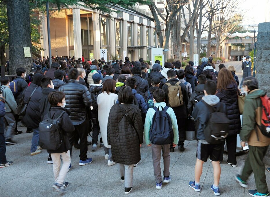 2024年2月1日、東京都内で私立中学の入試に臨む受験生たち。実力を磨き、努力が実を結ぶような受験戦略を立てて臨みたい