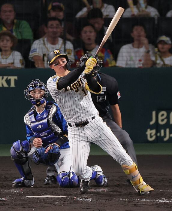 侍ジャパンでも勝負強さを見せた阪神・森下翔太。大谷を見つめ、現在地を確かめる＝甲子園球場（撮影・根本成）