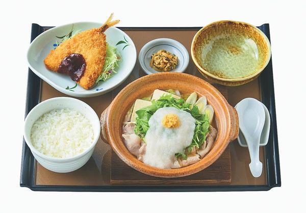 国産ナガイモを使ったやよい軒の「とろろしょうが鍋定食」（プレナス提供）