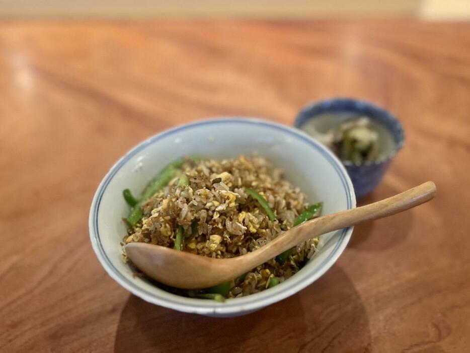 「食堂おがわ」で販売されているちりめん山椒を使った「じゃこチャーハン」￥1,500　PHOTOGRAPH BY JUNKO AMANO