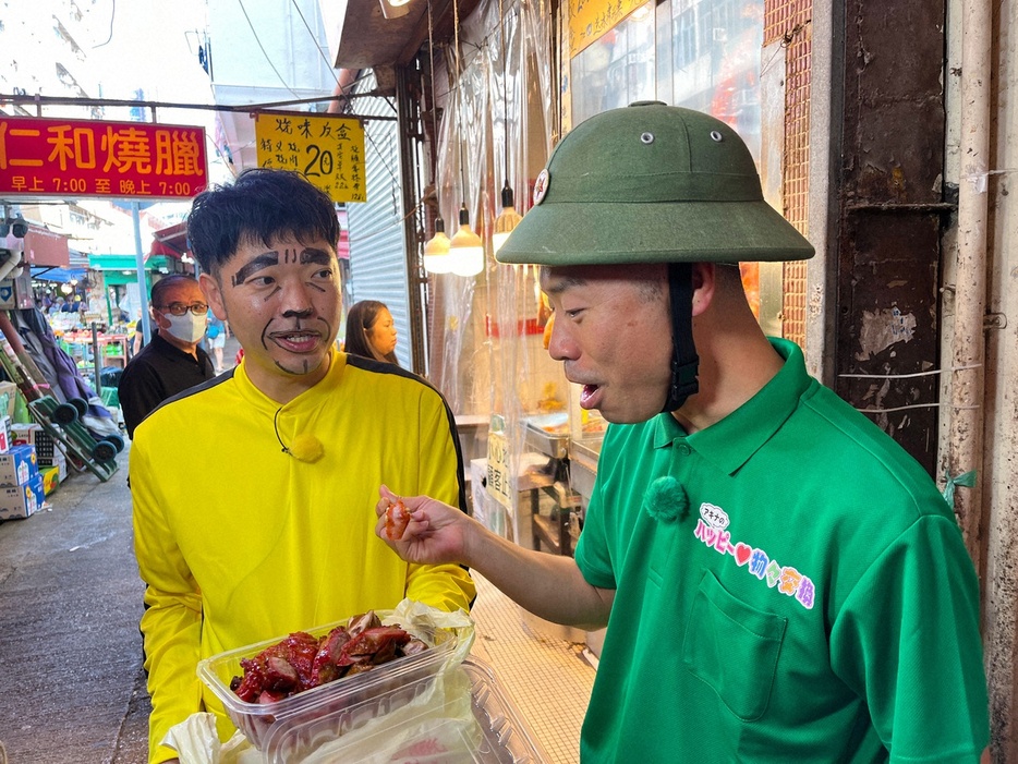 香港ロケに臨んだアキナ（C）MBS