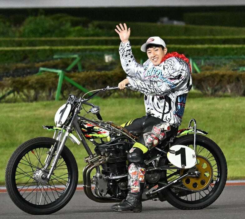 第56回日本選手権を制した黒川京介＝川口オートレース場（撮影・田村亮介）