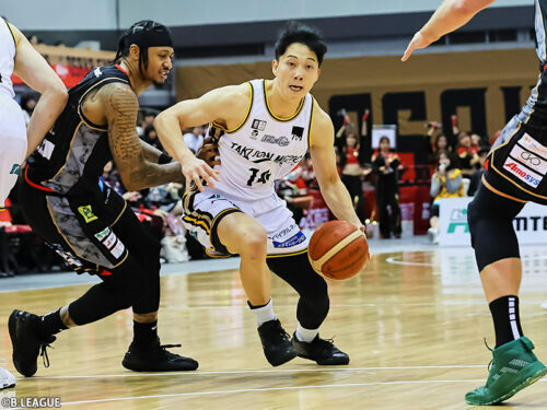 13得点8アシストで勝利に貢献した仙台の青木保憲 [写真]＝B.LEAGUE