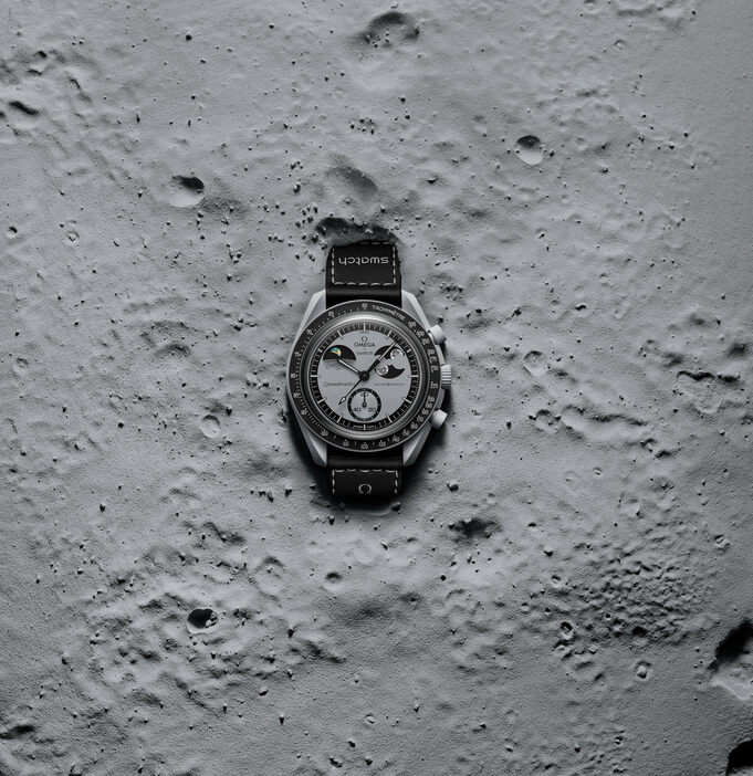 Bioceramic MoonSwatch MISSION TO EARTHPHASE image by: Swatch