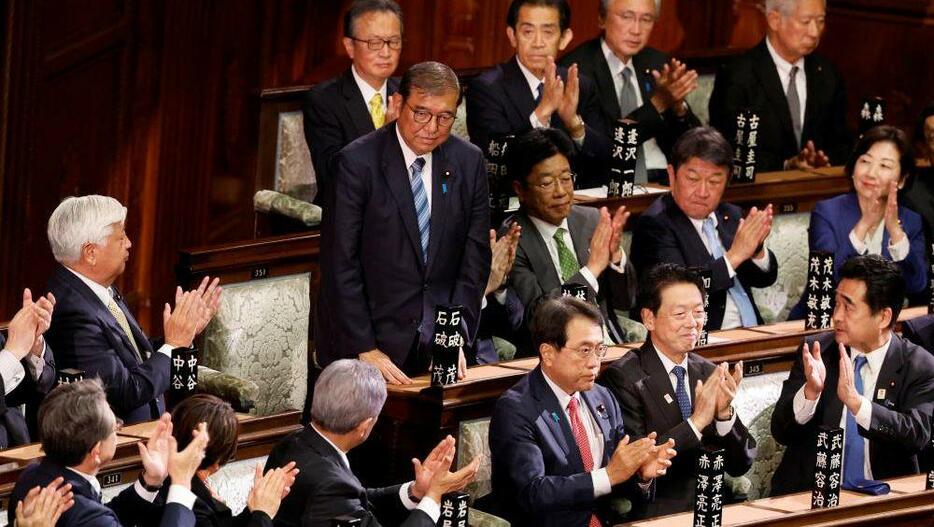 石破茂・自民党総裁、第103代首相に選出　30年ぶり決選投票