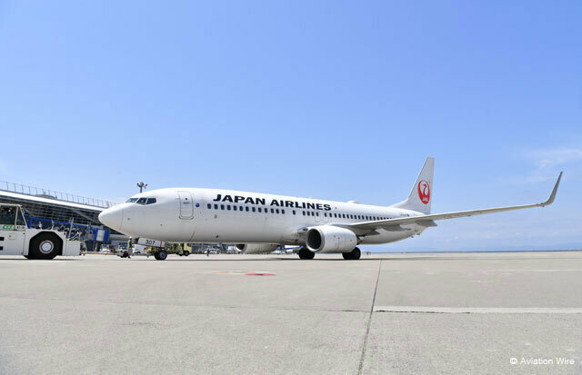 常滑市のふるさと納税返礼品として中部空港の見学ツアーを開くJAL＝PHOTO: Tadayuki YOSHIKAWA/Aviation Wire