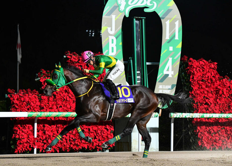 JBCクラシック　4馬身差をつけて勝利したウィルソンテソーロと川田騎手（撮影・岩下翔太）