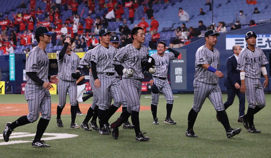 ＜トヨタ自動車・JFE西日本＞決勝進出を逃したJFE西日本の選手たち（撮影・北條　貴史）