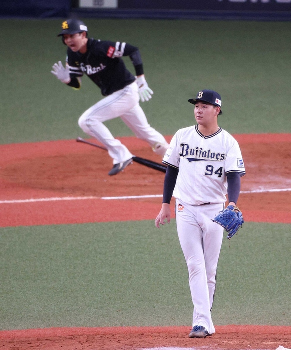 ソフトバンク戦で兄・晃（左）との兄弟対決を制したオリックス・川瀬