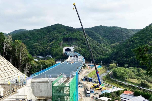 国道42号すさみ串本道路の工事進捗状況。2024年10月末時点（画像：国土交通省近畿地方整備局紀南河川国道事務所）。