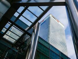 The HSBC offices in Canary Wharf, London. Photographer: Hollie Adams/Bloomberg