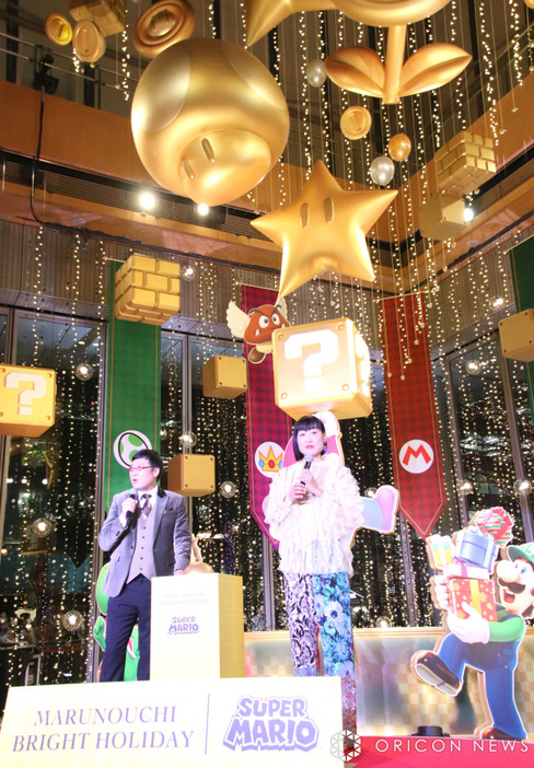 『MARUNOUCHI BRIGHT HOLIDAY 2024 ～LET’S PLAY in MARUNOUCHI with SUPER MARIO～』点灯式に出席した南海キャンディーズ（左から）山里亮太、しずちゃん（C）ORICON NewS inc.