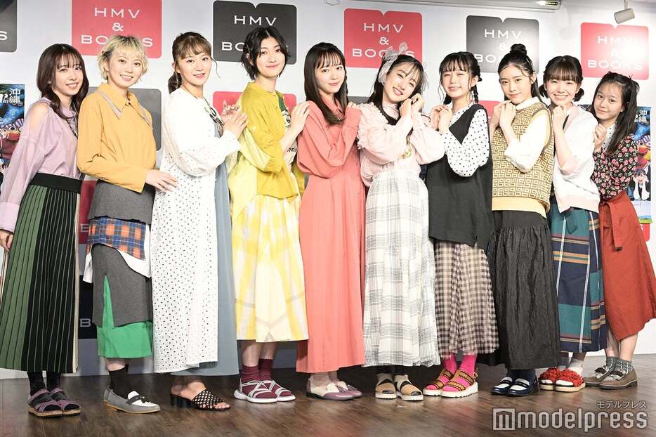 私立恵比寿中学（左から）真山りか、安本彩花、星名美怜、小林歌穂、中山莉子、桜木心菜、小久保柚乃、風見和香、桜井えま、仲村悠菜