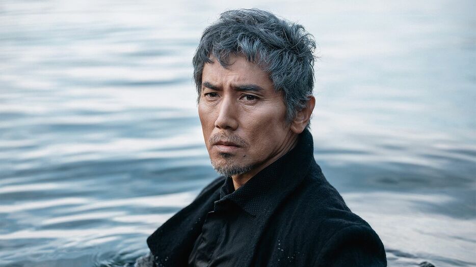 倉本聰原作・脚本、若松節朗監督の映画『海の沈黙』に主演の本木雅弘　©2024 映画『海の沈黙』INUP CO.,LTD