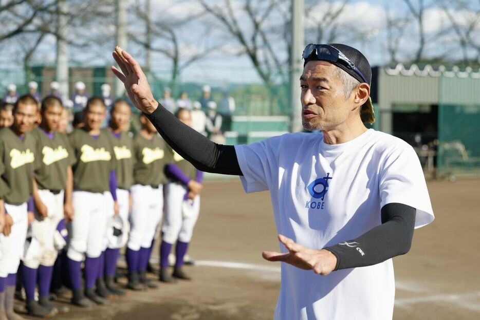 愛工大名電高野球部を指導するイチロー氏（代表撮影）